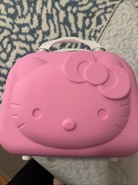Hello Kitty Pink Kids Travel Case with Bow Handle